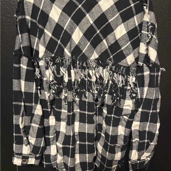 Plaid Black and White Women's oversized button up flannel - Picture 3 of 3